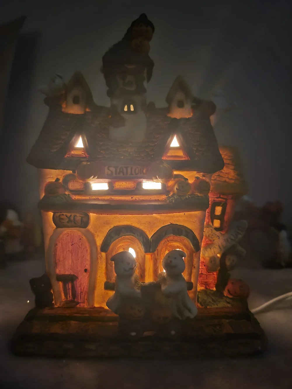 Vintage 1996 Spooky Hollow Lighted Porcelain Train Station Halloween Village